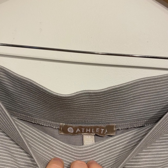 **$5 SALE** Athleta Modern Metro Grey Striped Shortie Shorts Size XS - Picture 3 of 4